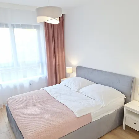 Apartment Classic - Prywatny Parking, Blisko Szpital Arkonska I Strzalowska Szczecin