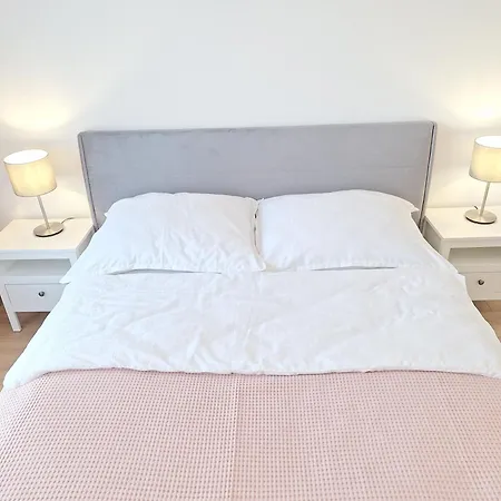 Classic - Prywatny Parking, Blisko Szpital Arkonska I Strzalowska * Stettin