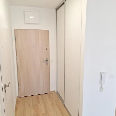 Apartment Classic - Prywatny Parking, Blisko Szpital Arkonska I Strzalowska