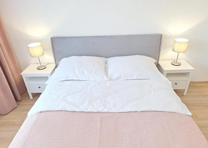 Classic - Prywatny Parking, Blisko Szpital Arkonska I Strzalowska * Szczecin