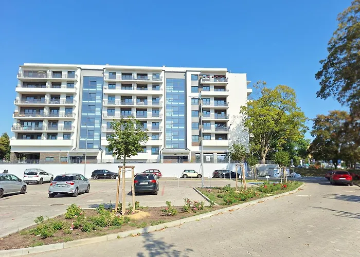 Classic - Prywatny Parking, Blisko Szpital Arkonska I Strzalowska