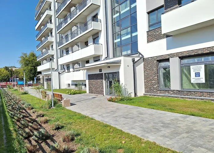 Apartment Classic - Prywatny Parking, Blisko Szpital Arkonska I Strzalowska