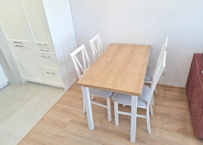 Апартаменти Classic - Prywatny Parking, Blisko Szpital Arkonska I Strzalowska *